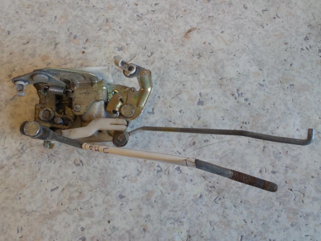 View Auto part Door/Boot/Gate Lock Mazda Bravo 1993