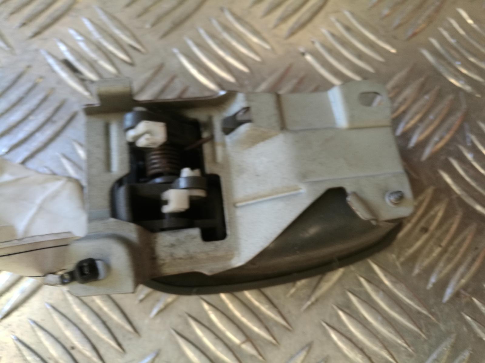 View Auto part Door Handle Mitsubishi Mirage 1999