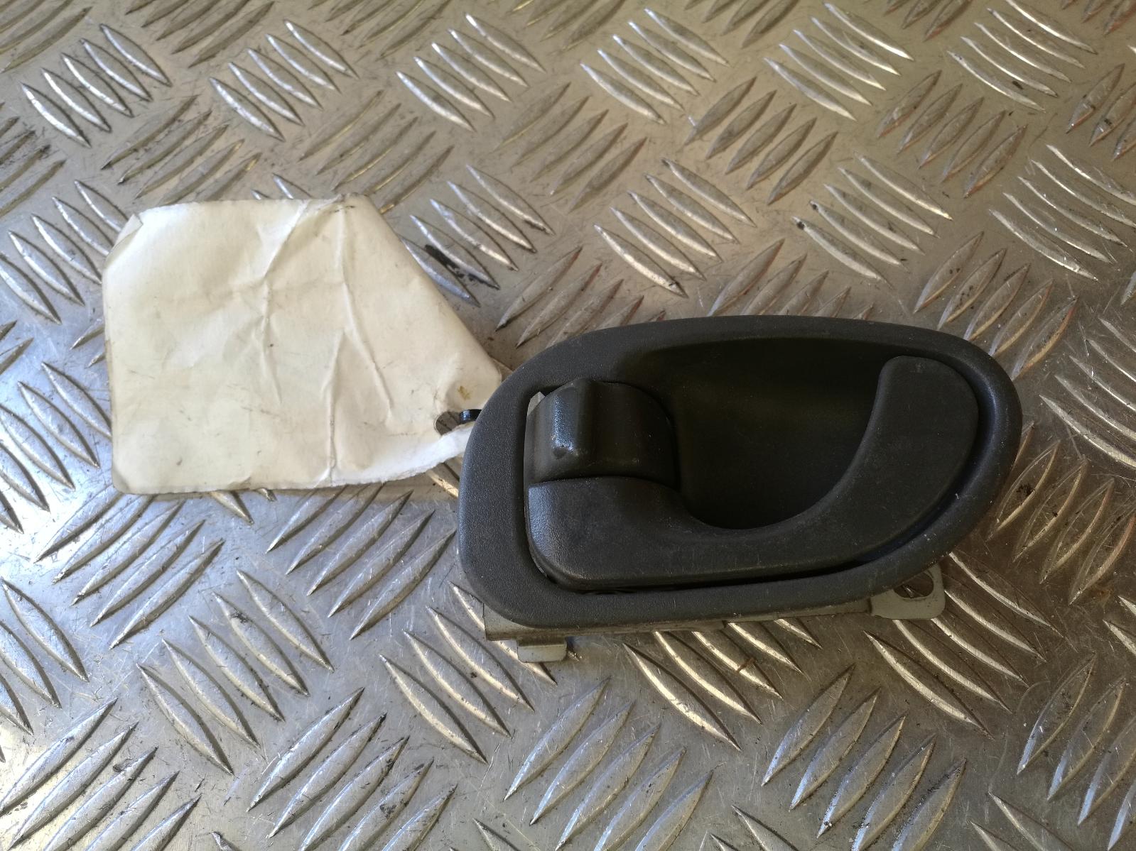 View Auto part Door Handle Mitsubishi Mirage 1999