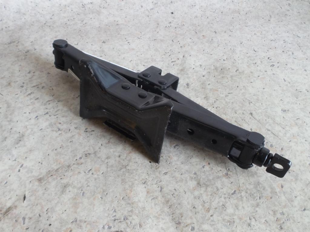 1999 Mitsubishi Mirage Jack/Tool Kit View Auto part Jack/Tool Kit Mitsubishi Mirage 1999