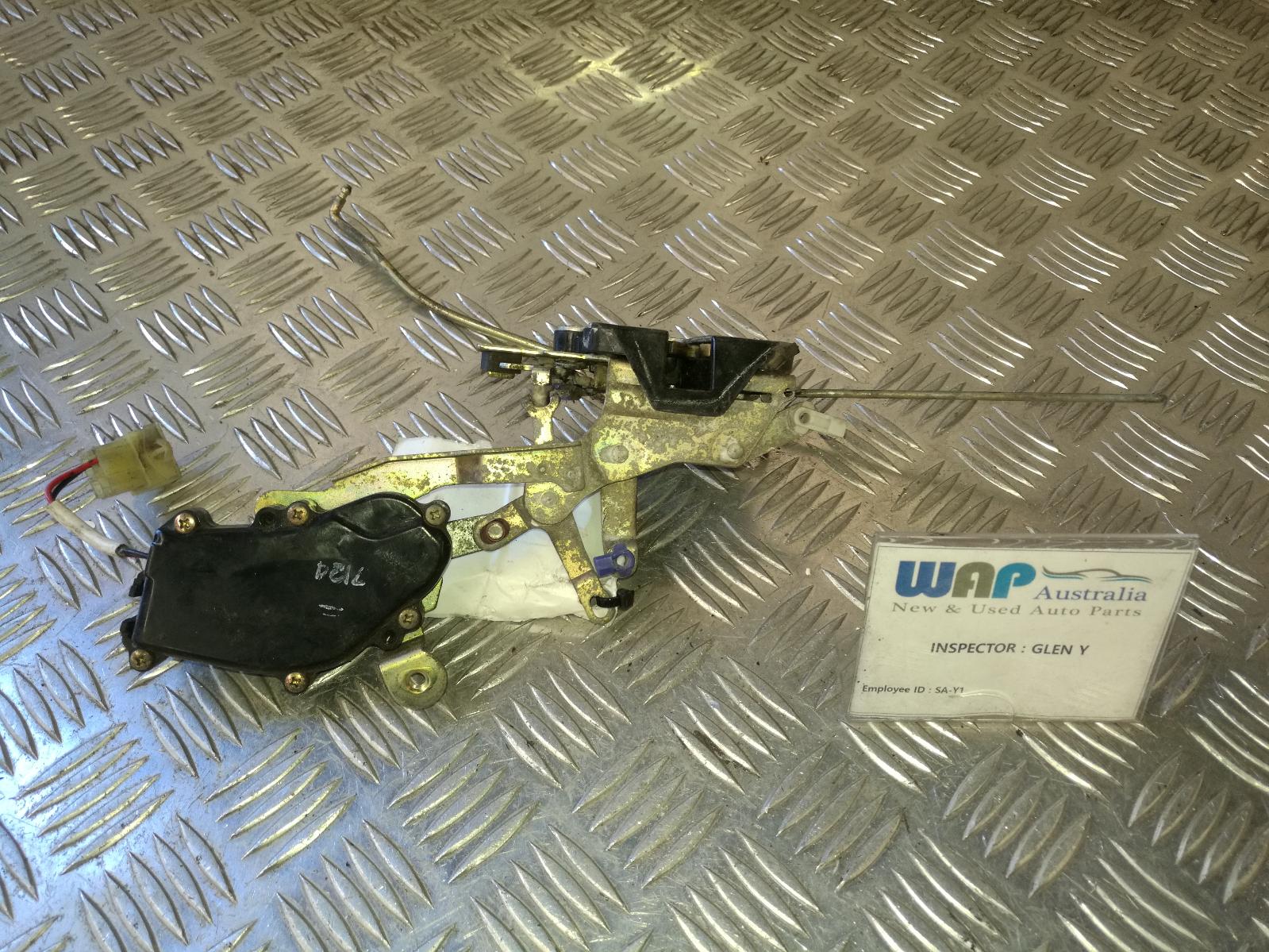 View Auto part Door/Boot/Gate Lock Daihatsu Applause 1997