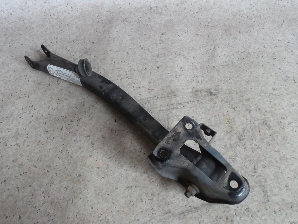 1995 Subaru Liberty Right Rear Trailing Arm View Auto part Right Rear Trailing Arm Subaru Liberty 1995