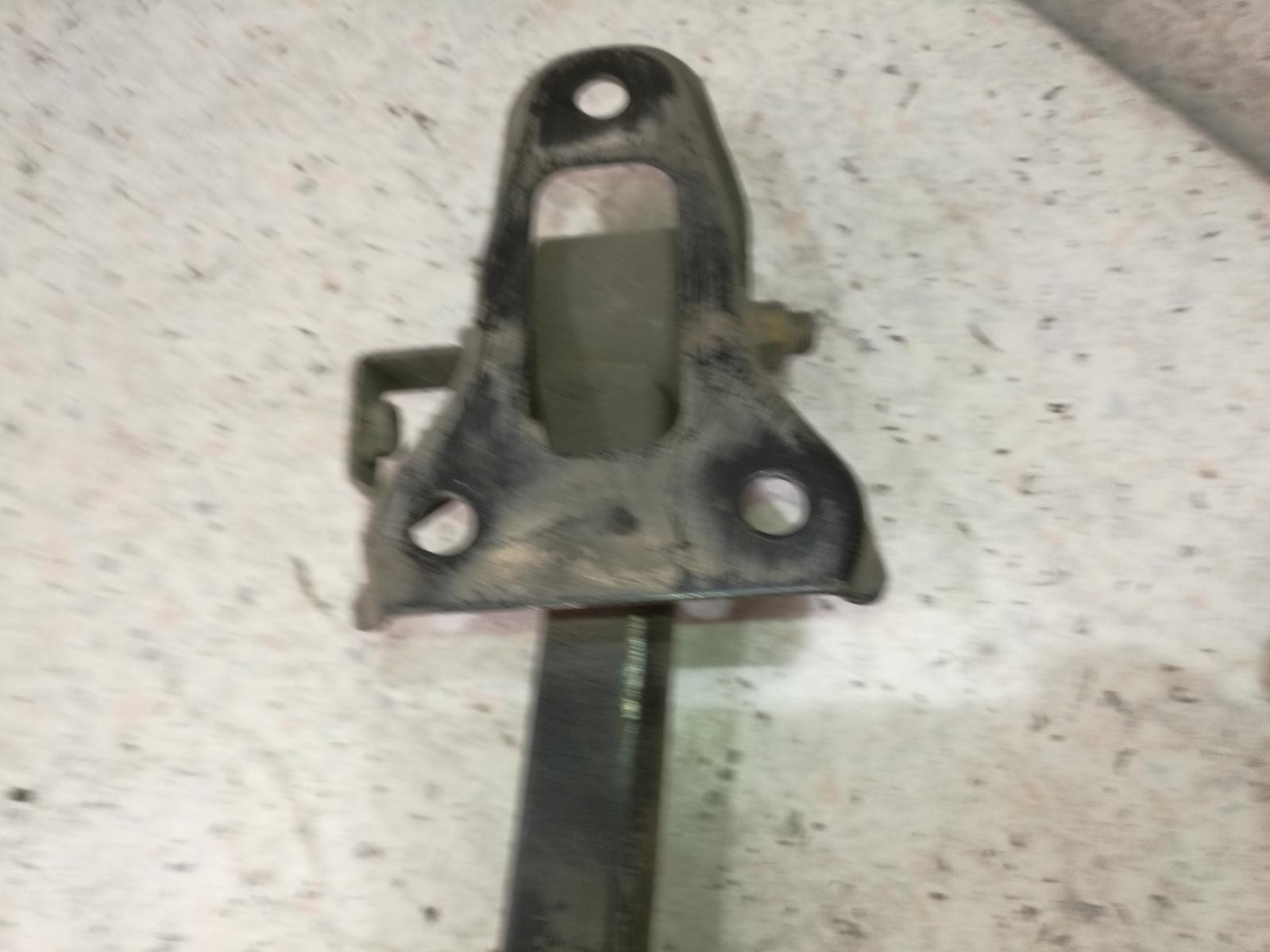 1995 Subaru Liberty Right Rear Trailing Arm View Auto part Right Rear Trailing Arm Subaru Liberty 1995
