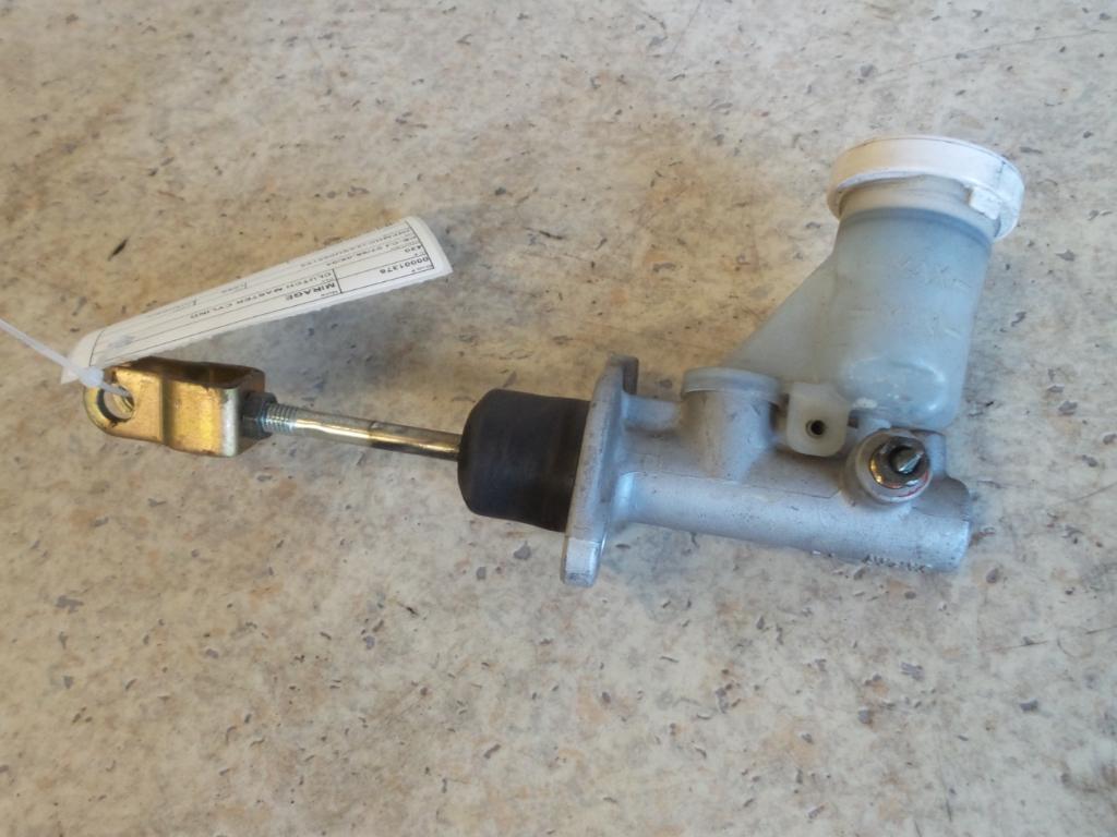 View Auto part Clutch Master Cylind Mitsubishi Mirage 1999
