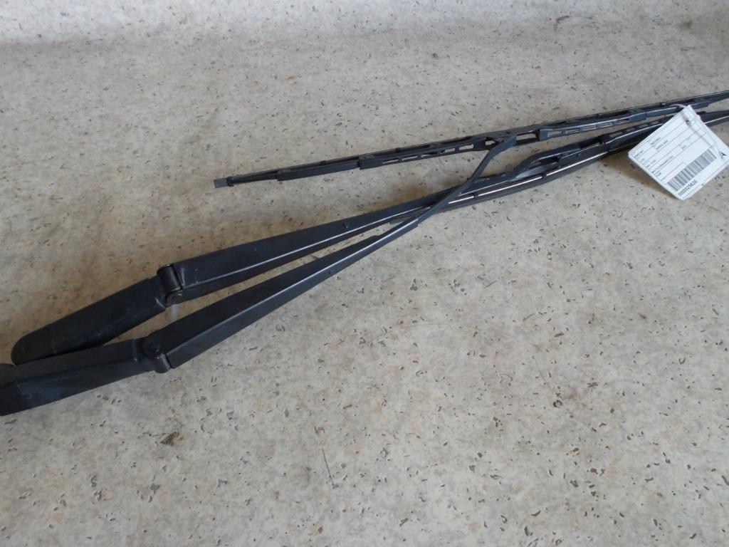 View Auto part Wiper Arm Nissan Navara 2010