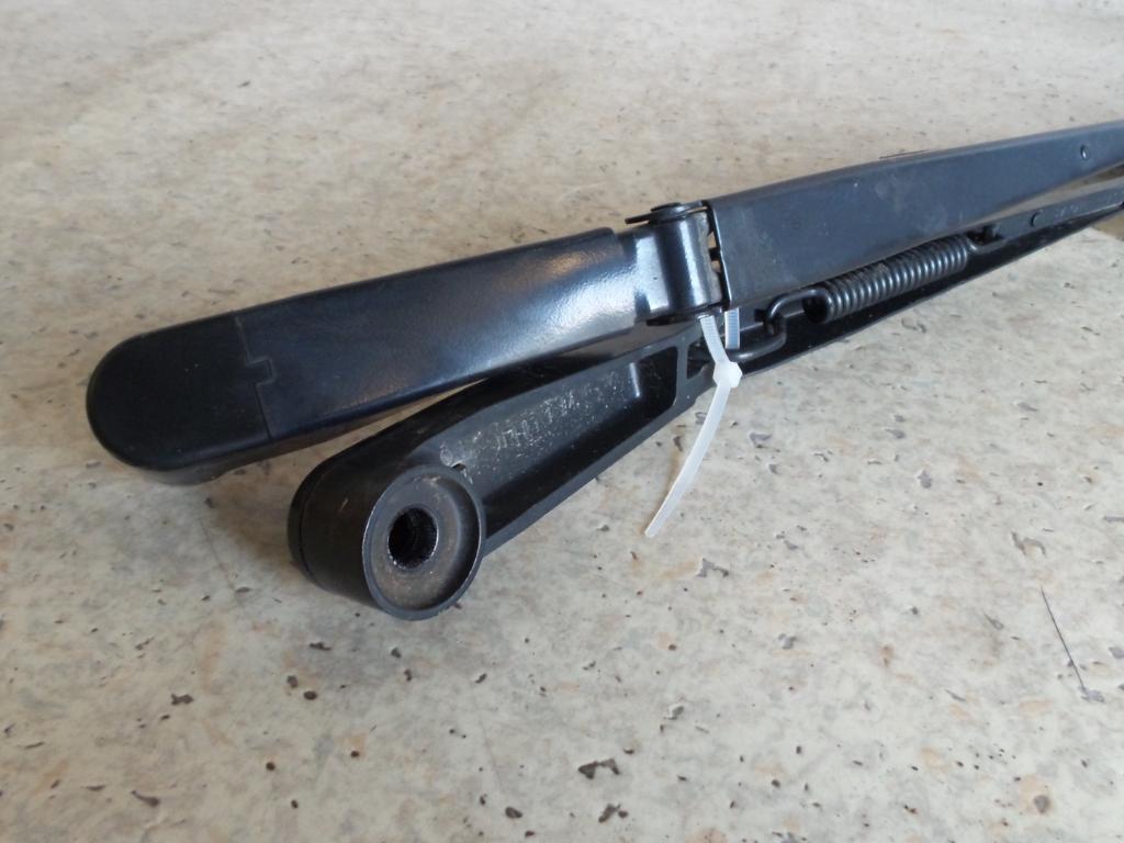 View Auto part Wiper Arm Nissan Navara 2010