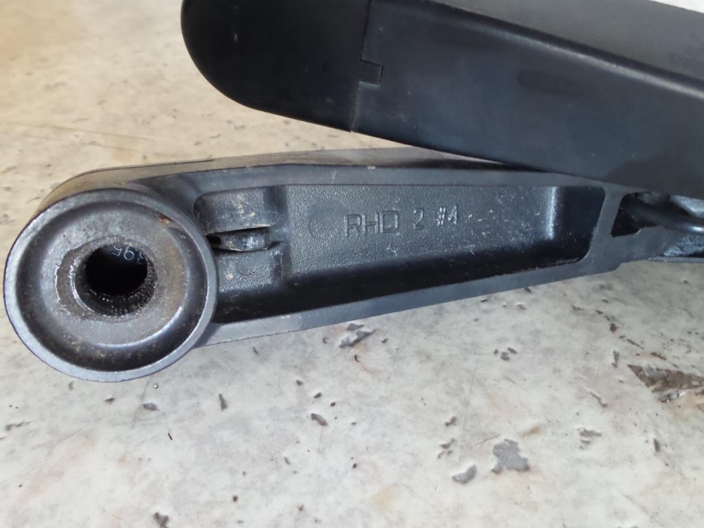 View Auto part Wiper Arm Nissan Navara 2010