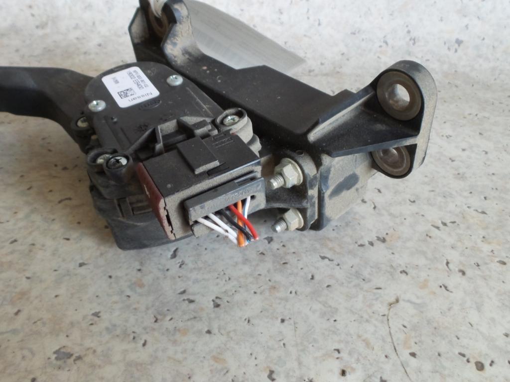 View Auto part Pedal Assembly Nissan Navara 2010