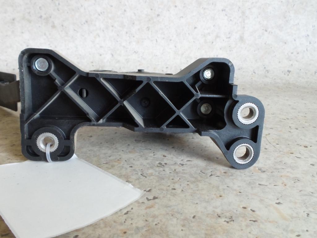 View Auto part Pedal Assembly Nissan Navara 2010