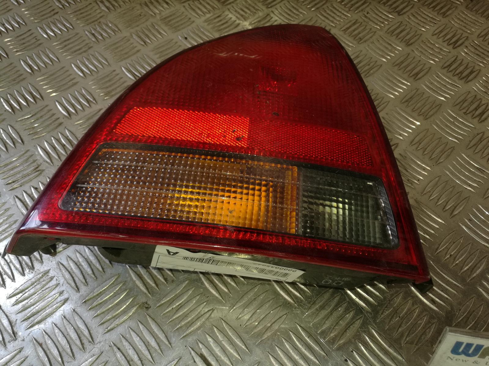 View Auto part Left Taillight Honda Prelude 1992