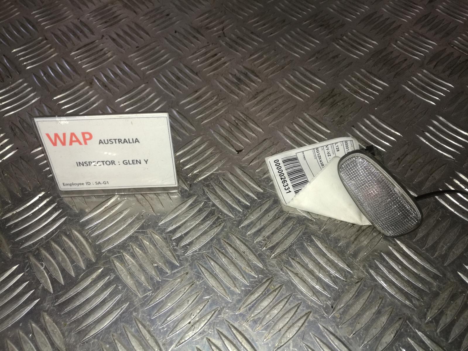 View Auto part Right Indicator/Fog/Side Holden Commodore 2007