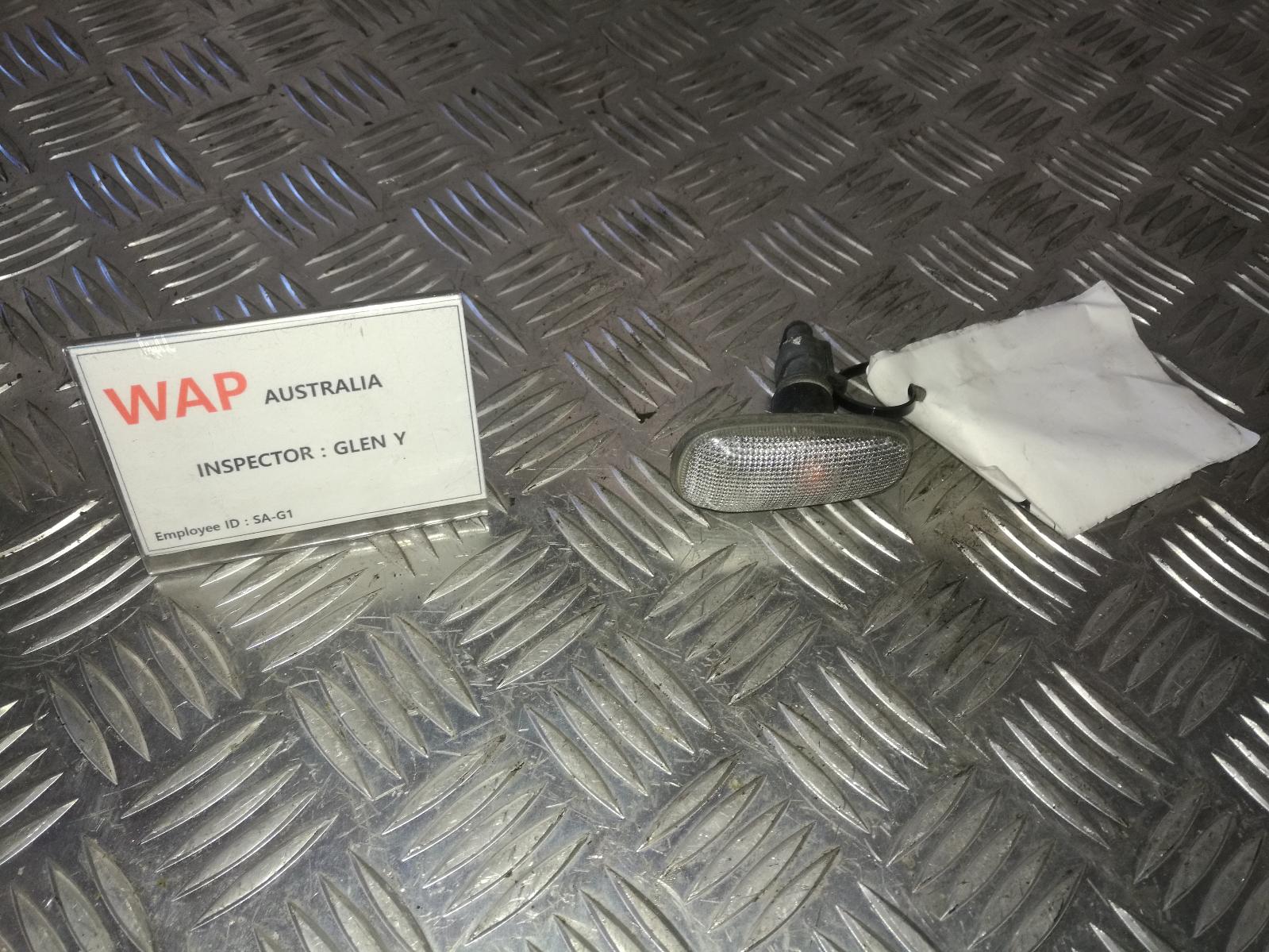 View Auto part Left Indicator/Fog/Side Holden Commodore 2007