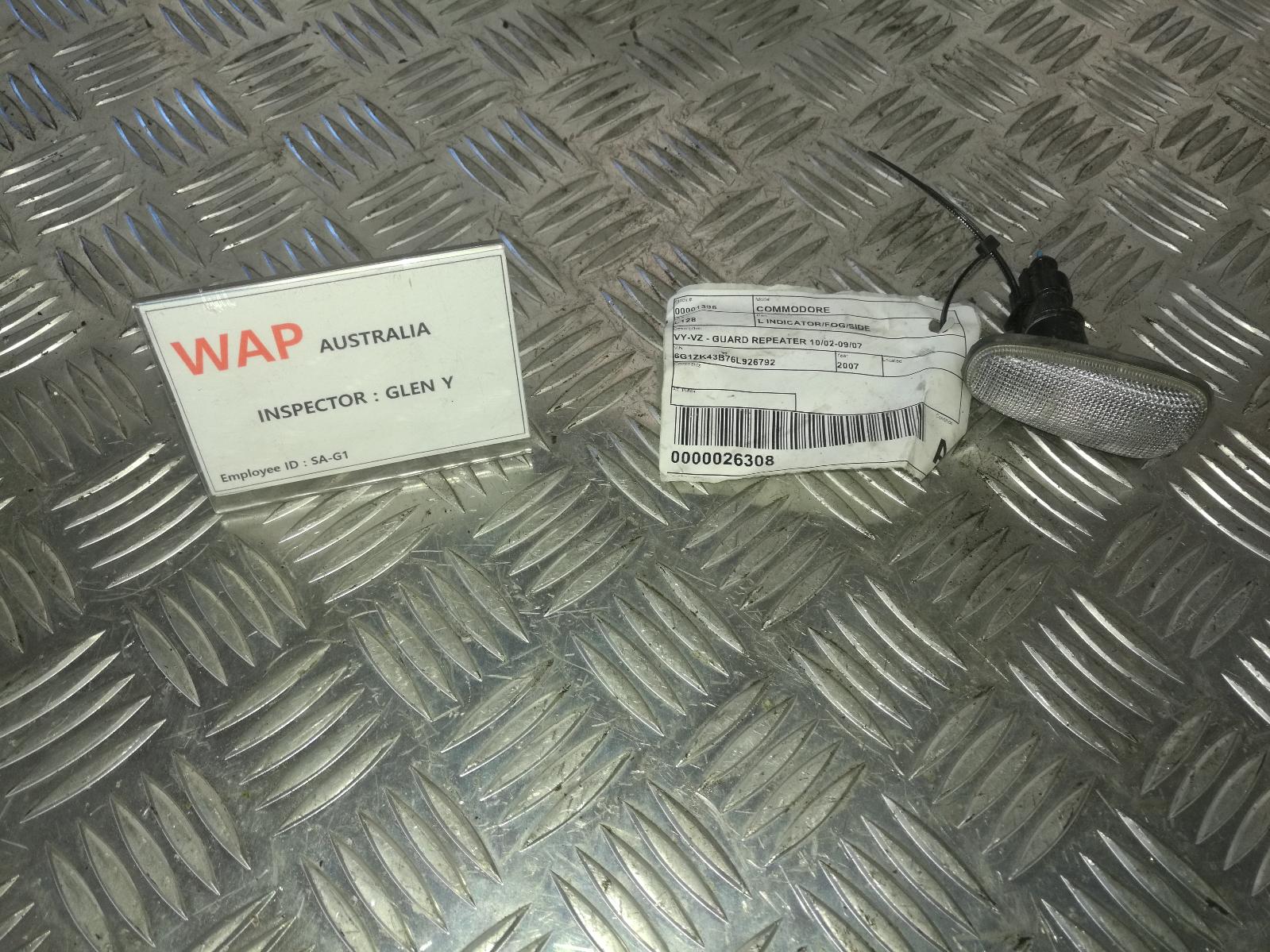 View Auto part Left Indicator/Fog/Side Holden Commodore 2007
