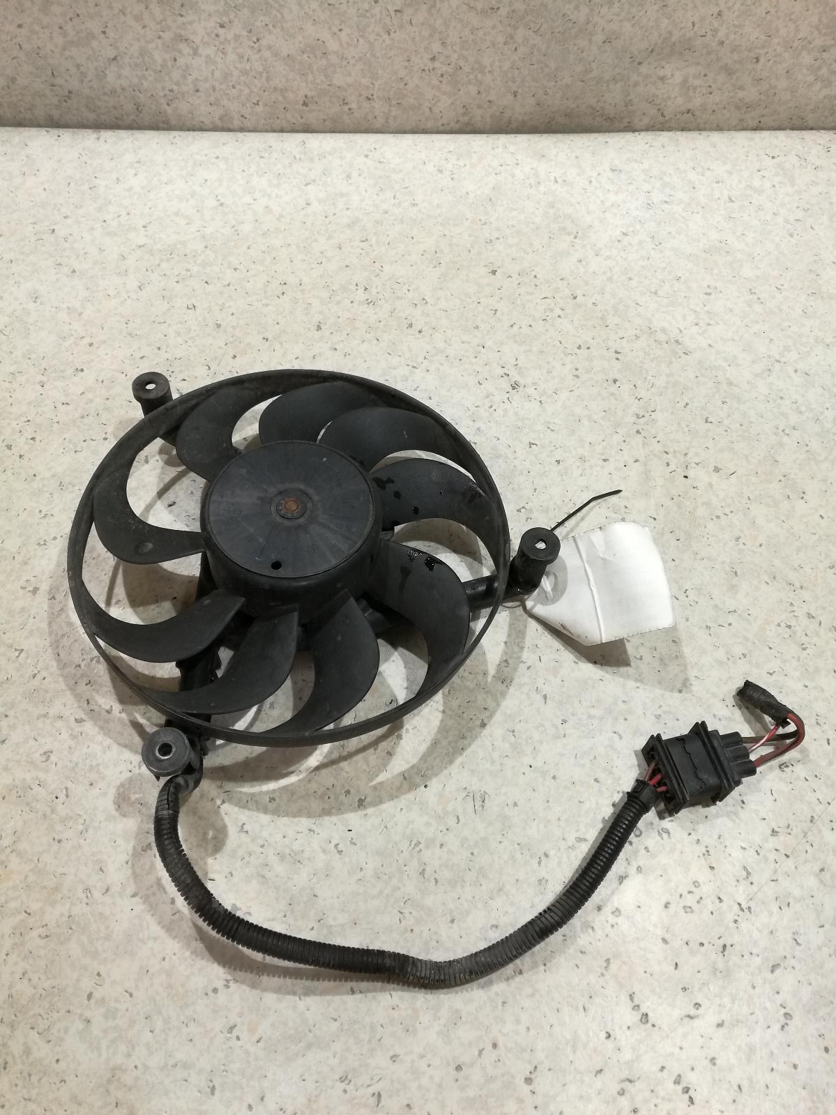 View Auto part Fan Volkswagen Golf 1999