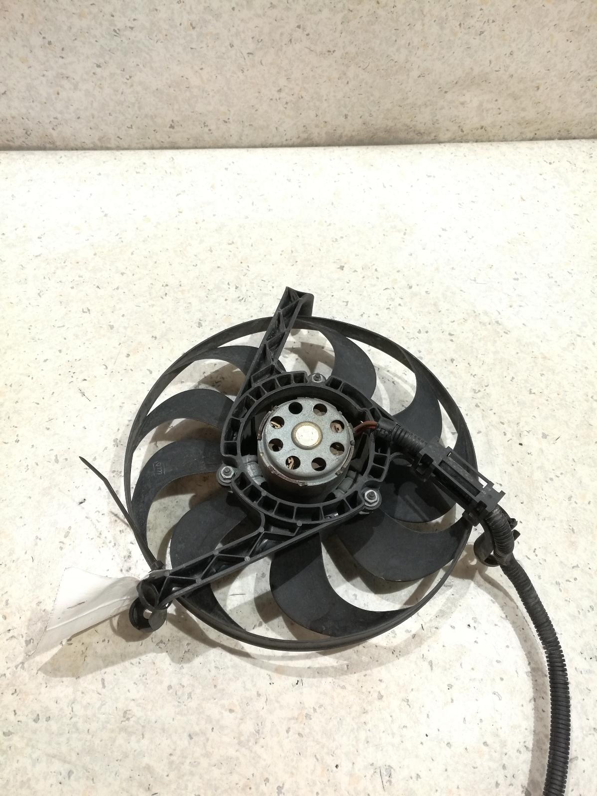 View Auto part Fan Volkswagen Golf 1999