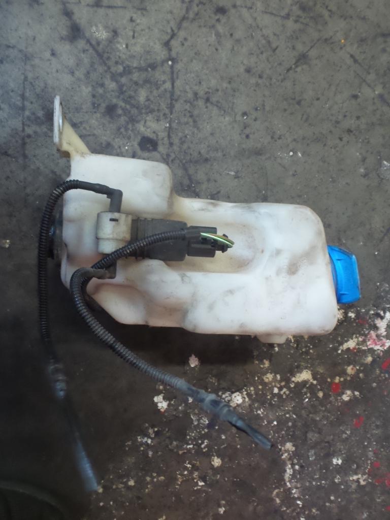 View Auto part Washer Bottle Volkswagen Golf 1999
