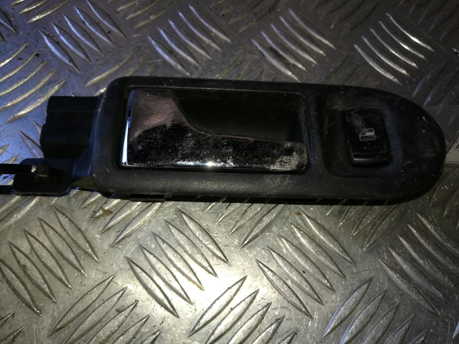 1999 Volkswagen Golf Door Handle View Auto part Door Handle Volkswagen Golf 1999