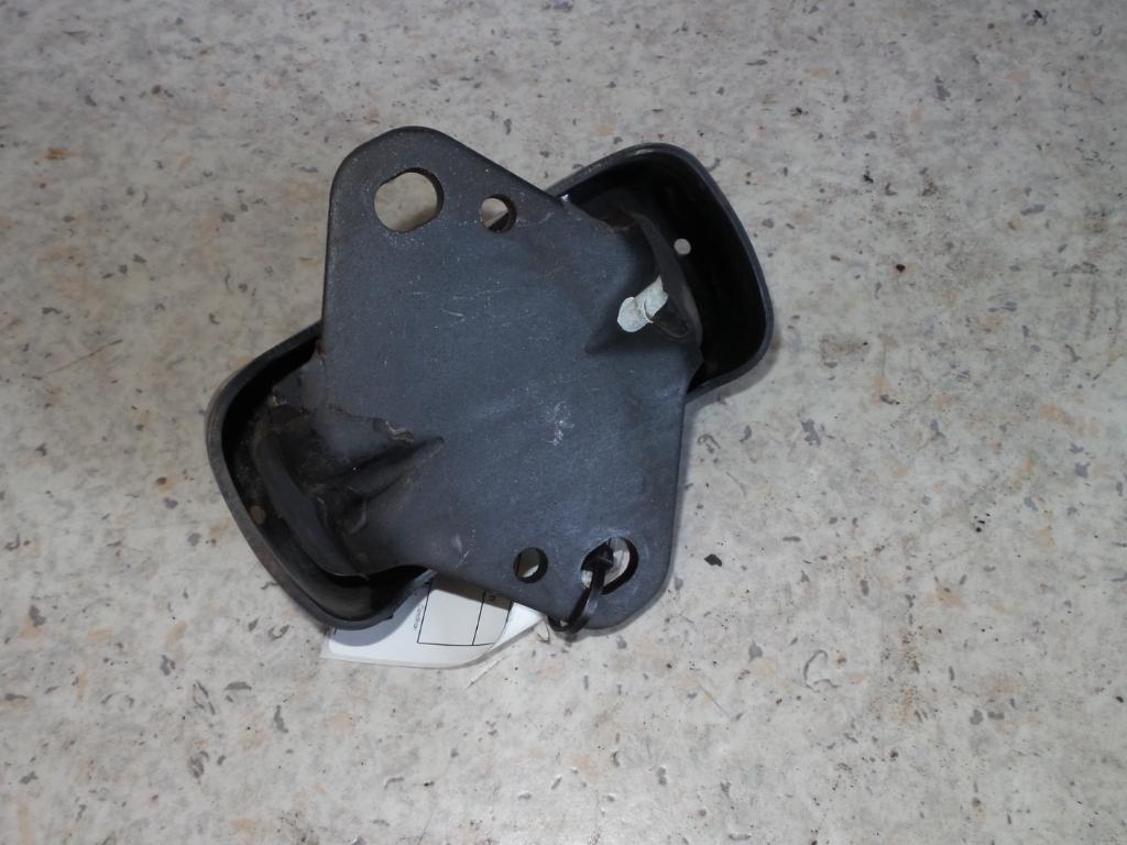 View Auto part Mount Toyota Hiace 2010