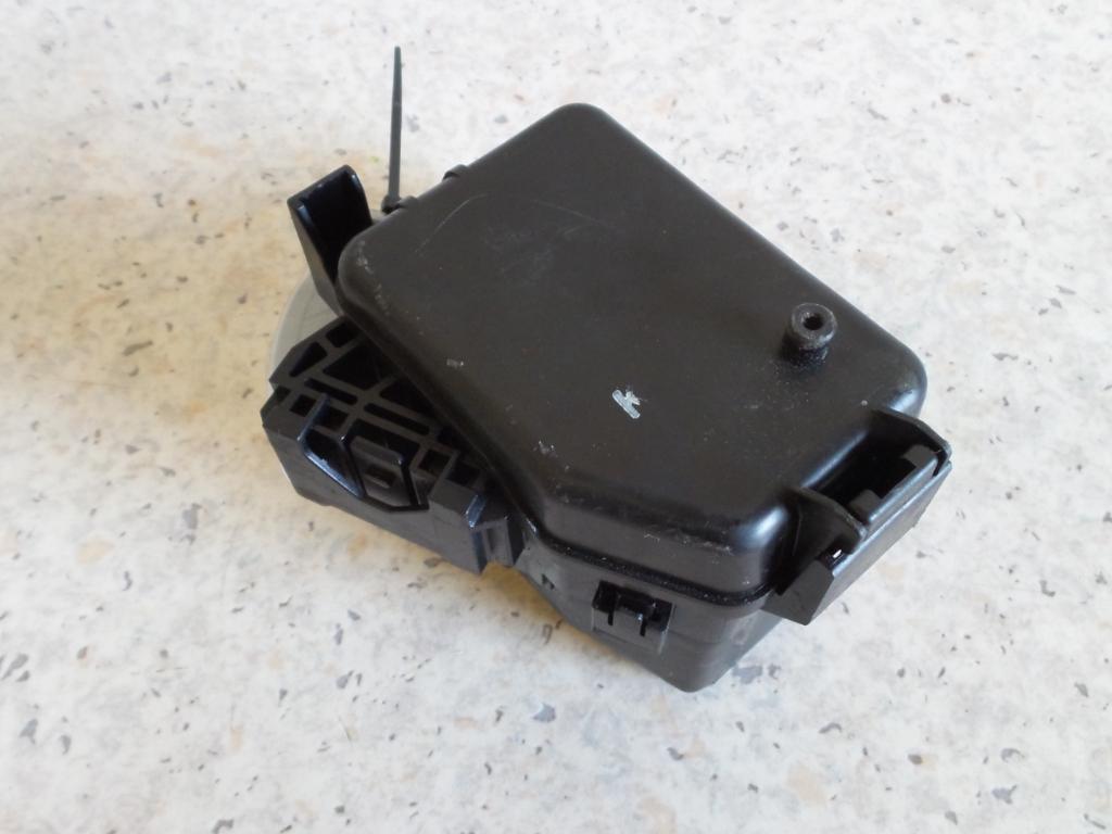 View Auto part Fuse Box Toyota Hiace 2010