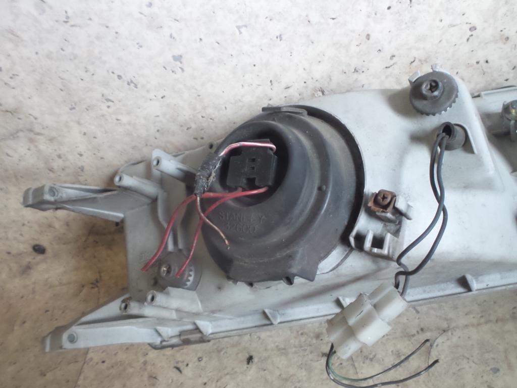 View Auto part Left Headlamp Mitsubishi Lancer 1998