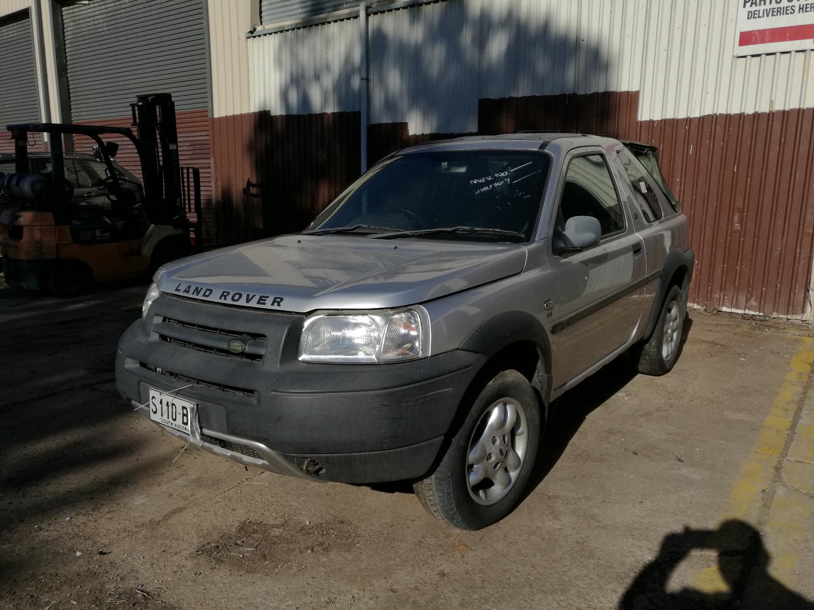 2002 Land Rover Freelander Door Hinge/Runner View Auto part Door Hinge/Runner Land Rover Freelander 2002