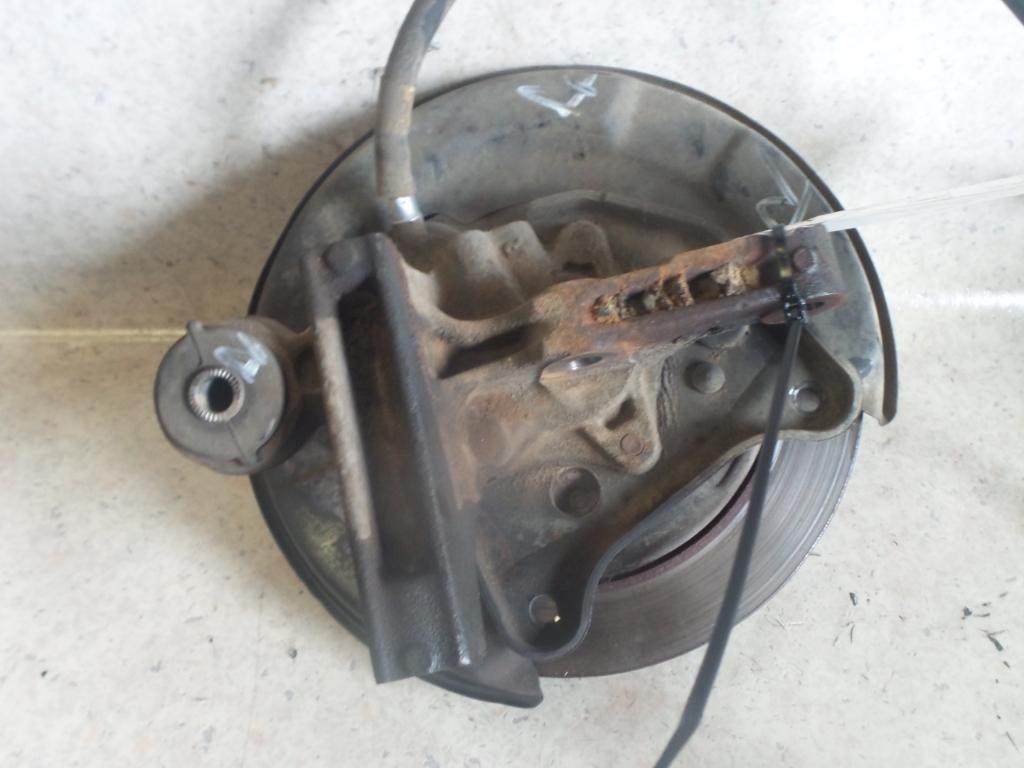View Auto part Right Rear Hub Assembly Toyota Camry 1999