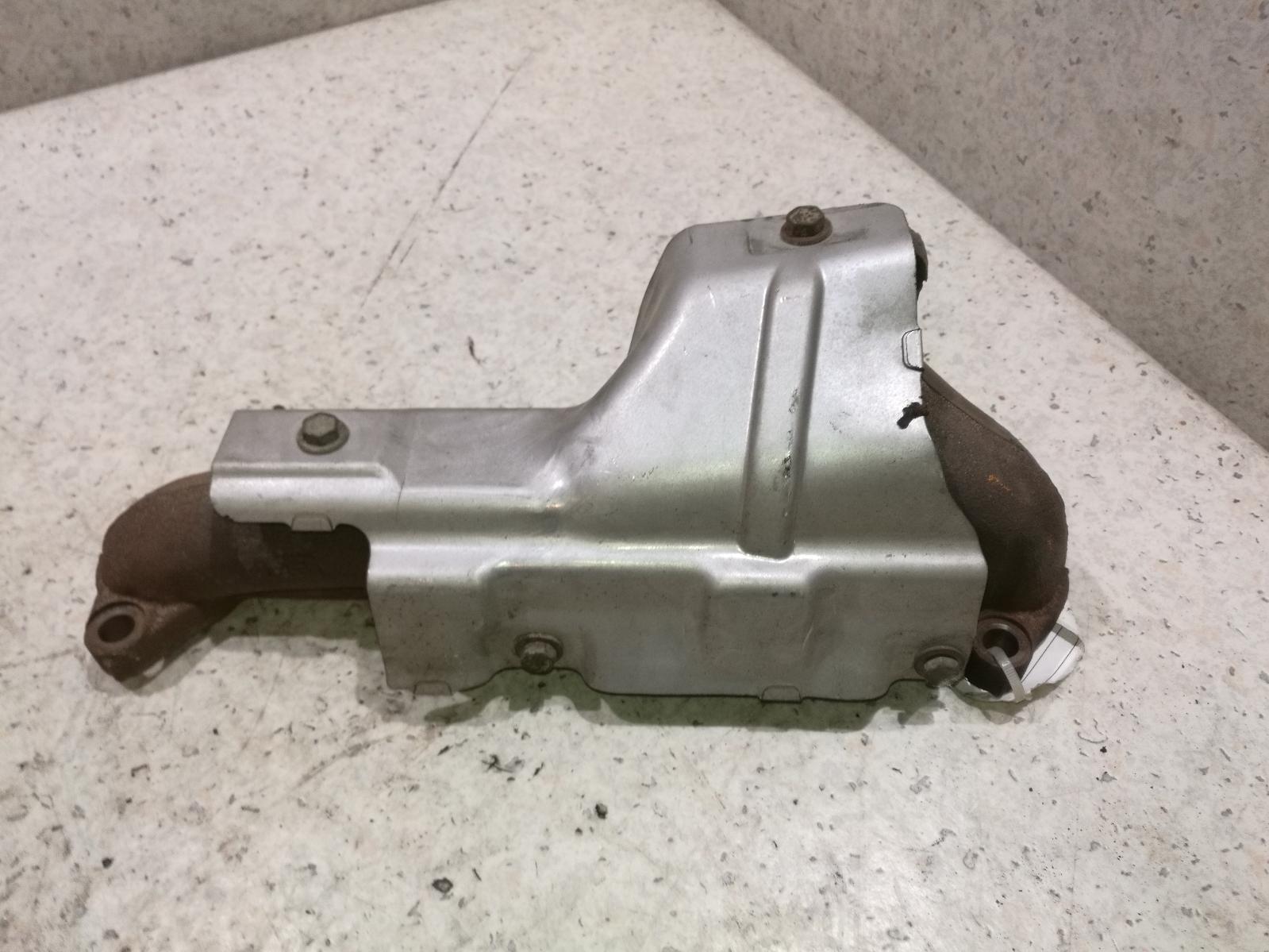 View Auto part Manifold Toyota Hiace 2010