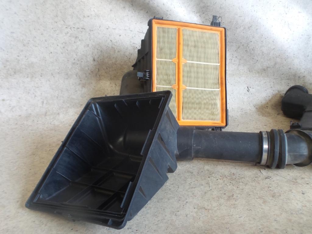 1995 Mercedes C Class Air Cleaner/Box View Auto part Air Cleaner/Box Mercedes C Class 1995