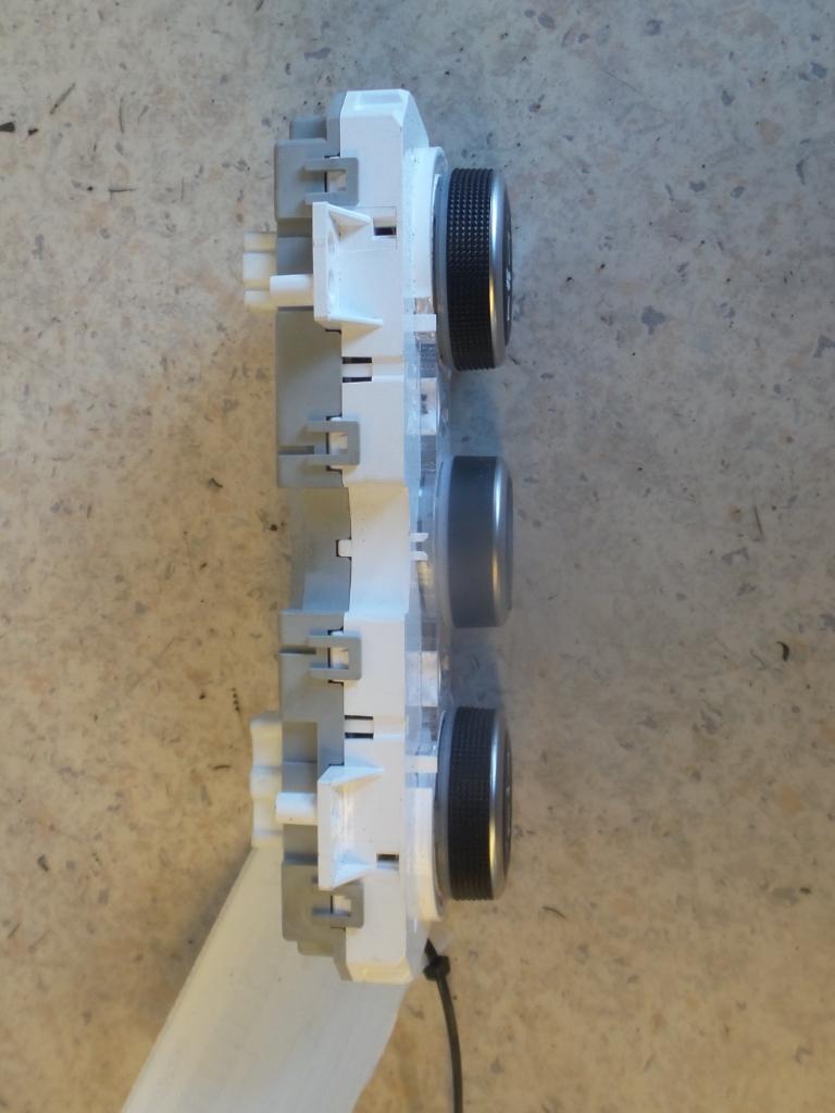 View Auto part Heater/Ac Controls Mazda 6 2006