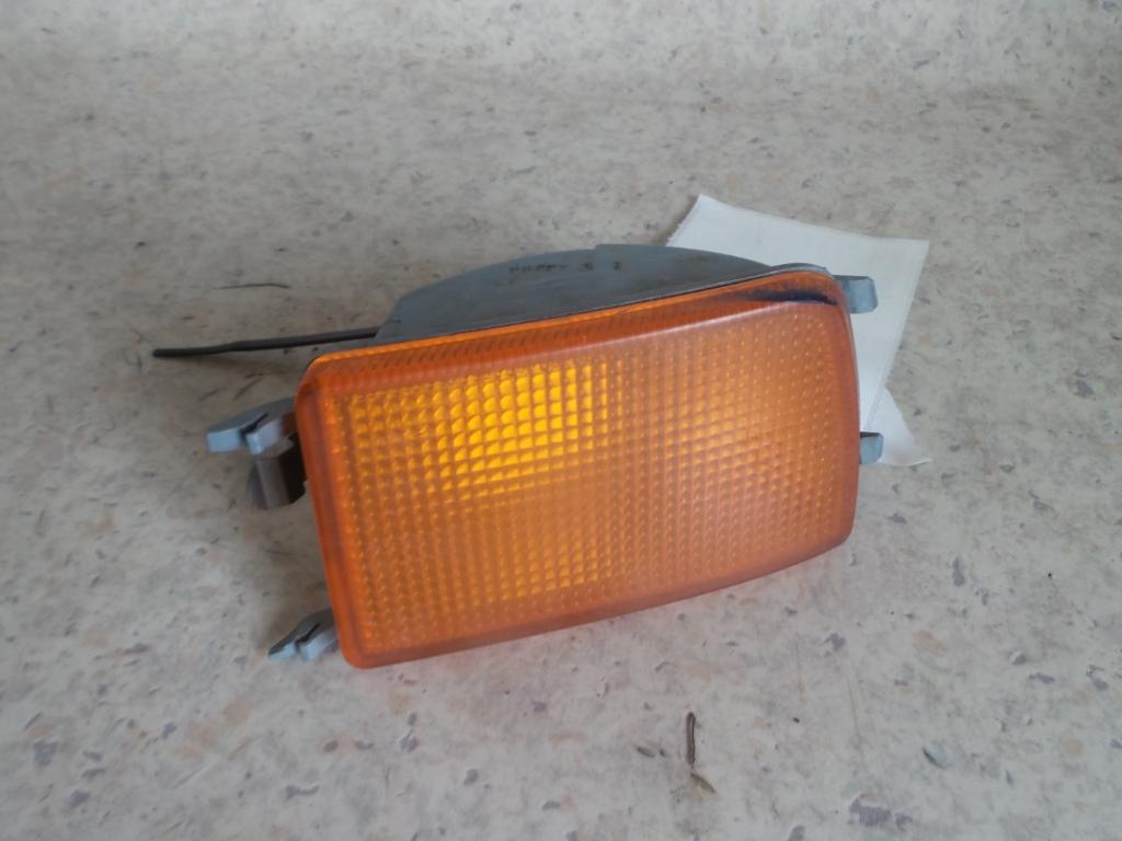 1997 Volkswagen Golf Right Indicator/Fog/Side View Auto part Right Indicator/Fog/Side Volkswagen Golf 1997
