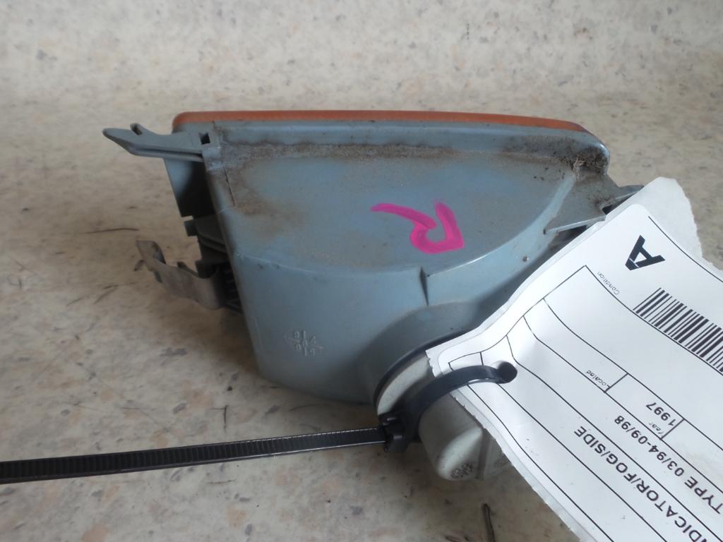 1997 Volkswagen Golf Right Indicator/Fog/Side View Auto part Right Indicator/Fog/Side Volkswagen Golf 1997