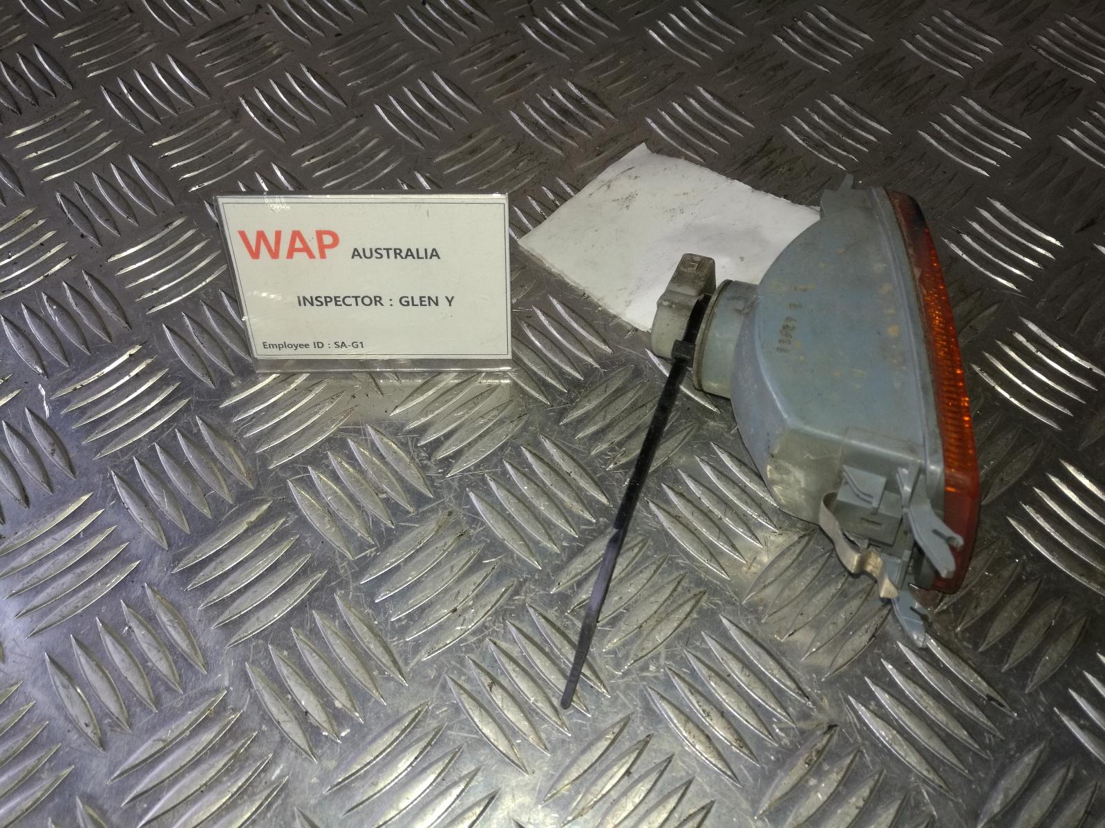 1997 Volkswagen Golf Right Indicator/Fog/Side View Auto part Right Indicator/Fog/Side Volkswagen Golf 1997