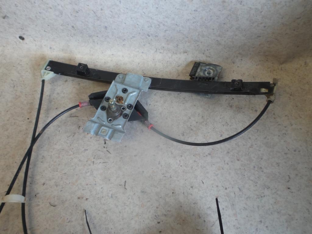 1997 Volkswagen Golf Left Front Window Reg/Motor View Auto part Left Front Window Reg/Motor Volkswagen Golf 1997