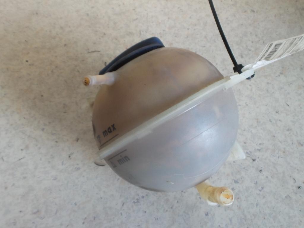 View Auto part Overflow Bottle Volkswagen Golf 1997