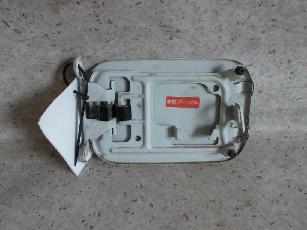 View Auto part Fuel Door / Filler Nissan Skyline 2002