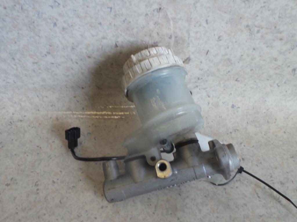 View Auto part Master Cylinder Mitsubishi Lancer 1999