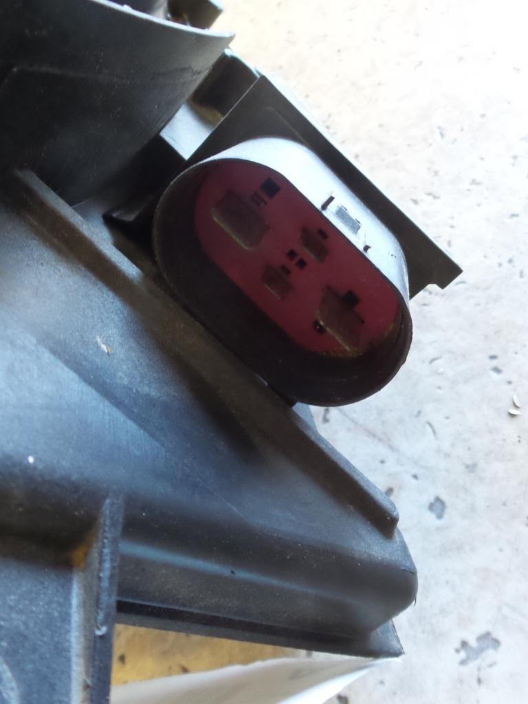2010 Volkswagen Golf Fan View Auto part Fan Volkswagen Golf 2010
