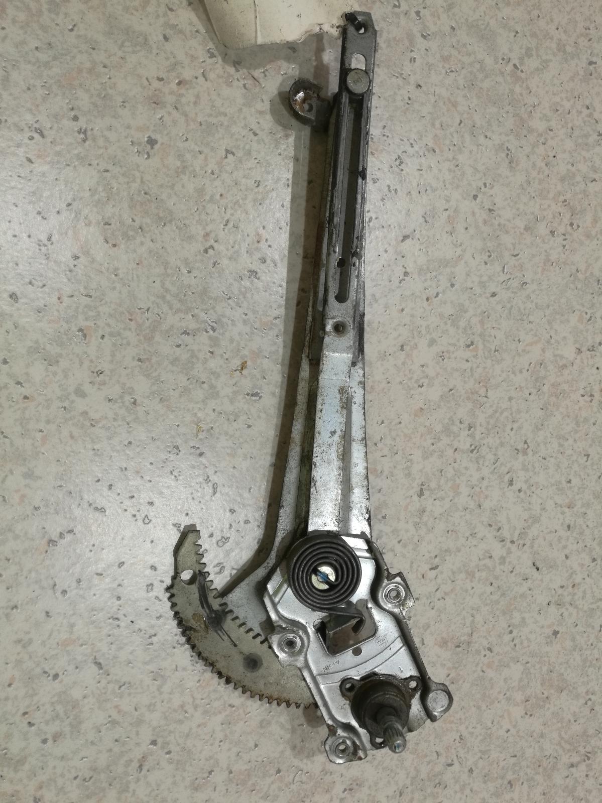View Auto part Right Front Window Reg/Motor Toyota Camry 1990