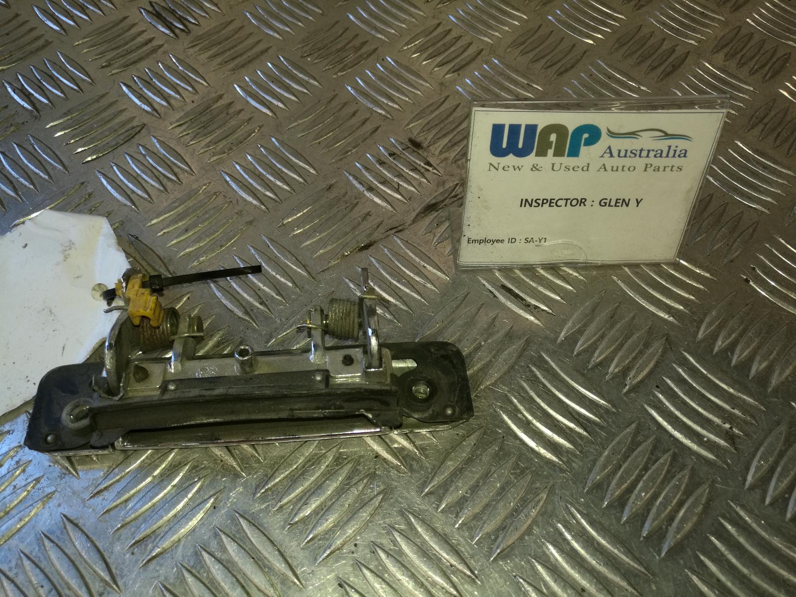 View Auto part Door Handle Toyota Camry 1990