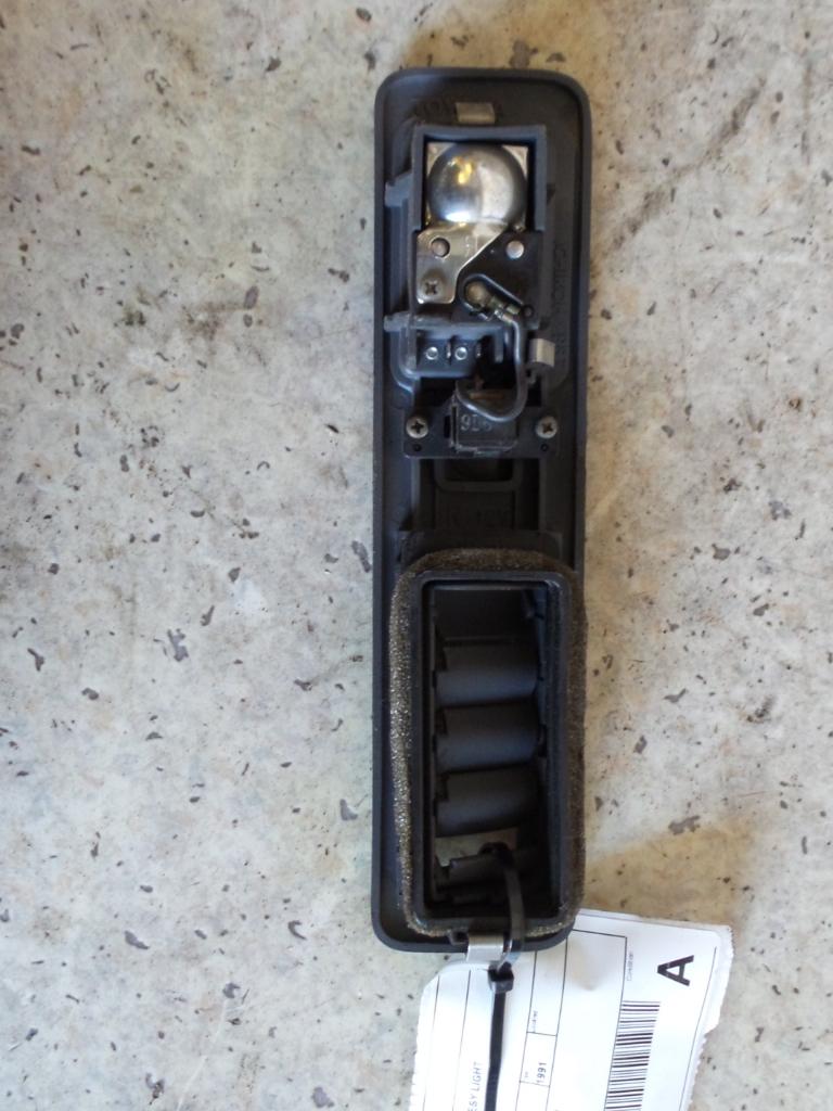 1991 Lexus Ls400 Courtesy Light View Auto part Courtesy Light Lexus Ls400 1991