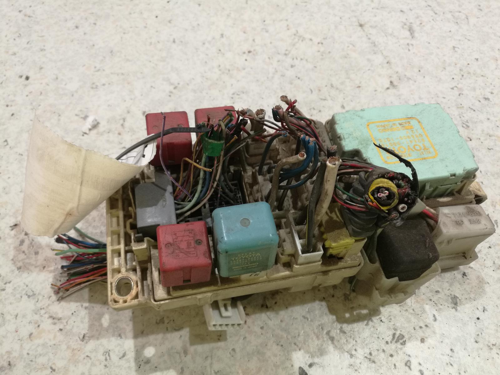 View Auto part Fuse Box Lexus Ls400 1991