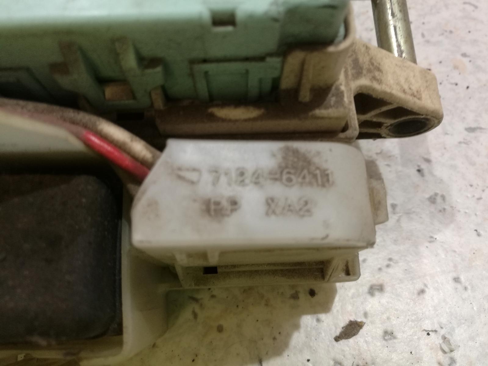 View Auto part Fuse Box Lexus Ls400 1991