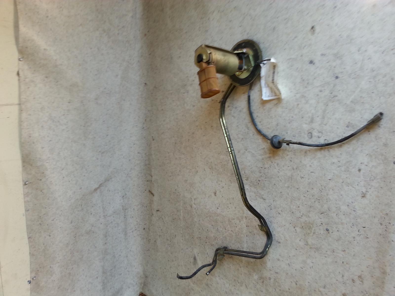 View Auto part Fuel Pump Toyota Camry 1990