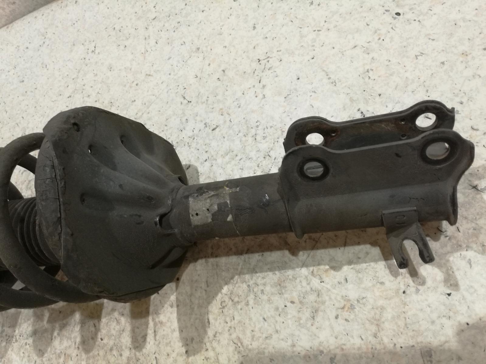View Auto part Left Front Strut Kia Carnival/grand Carnival 2004
