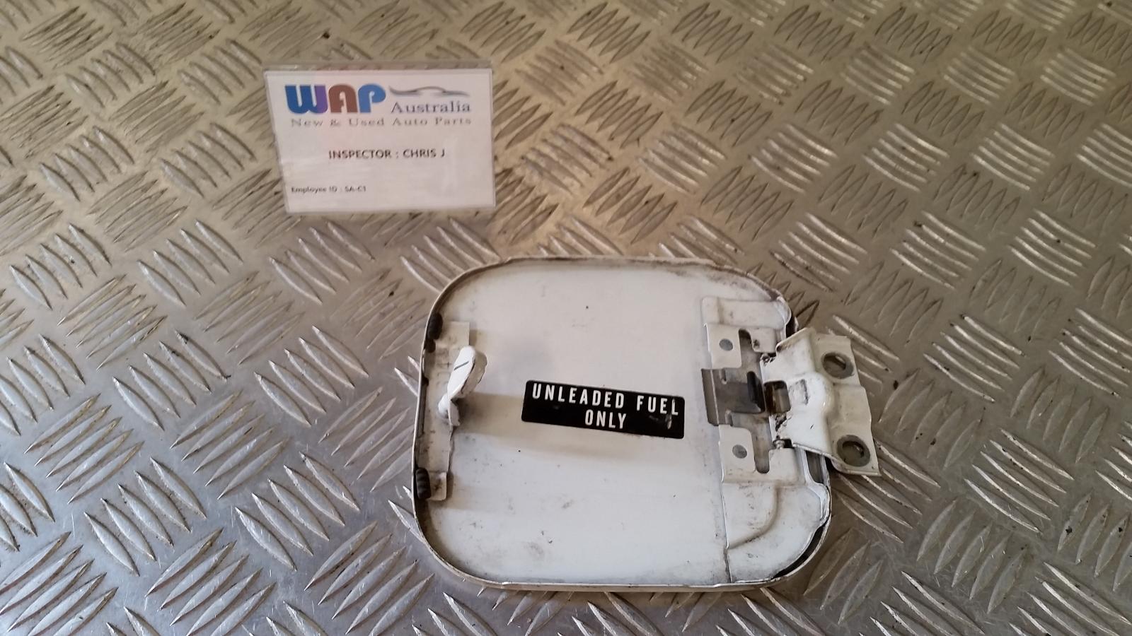 View Auto part Fuel Door / Filler Honda Crv 1998
