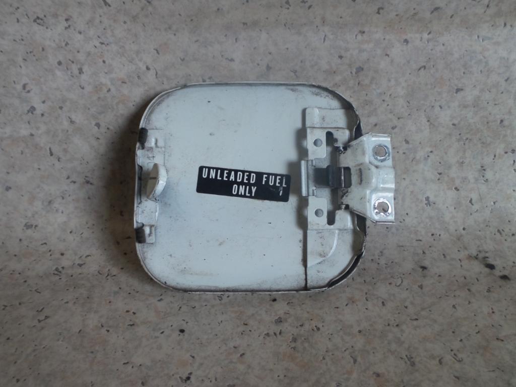 View Auto part Fuel Door / Filler Honda Crv 1998