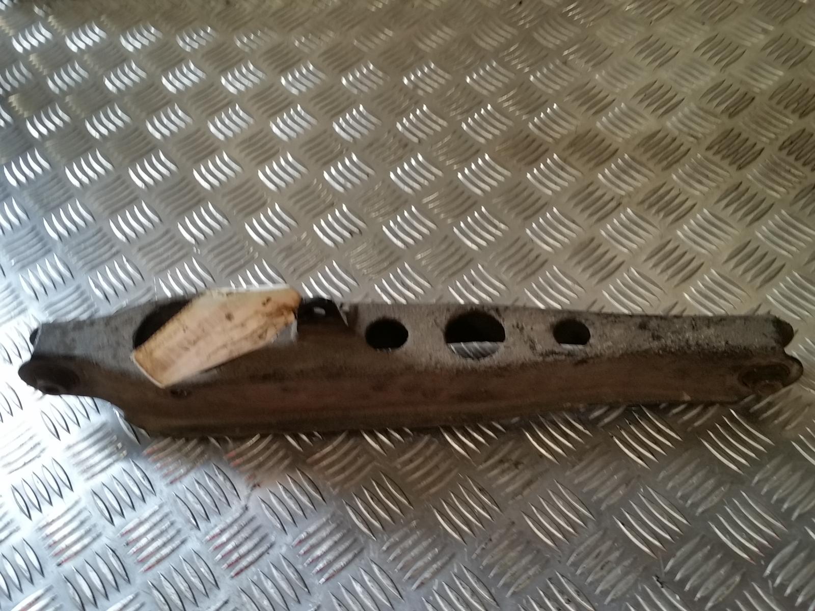 View Auto part Left Rear Trailing Arm Honda Crv 1998