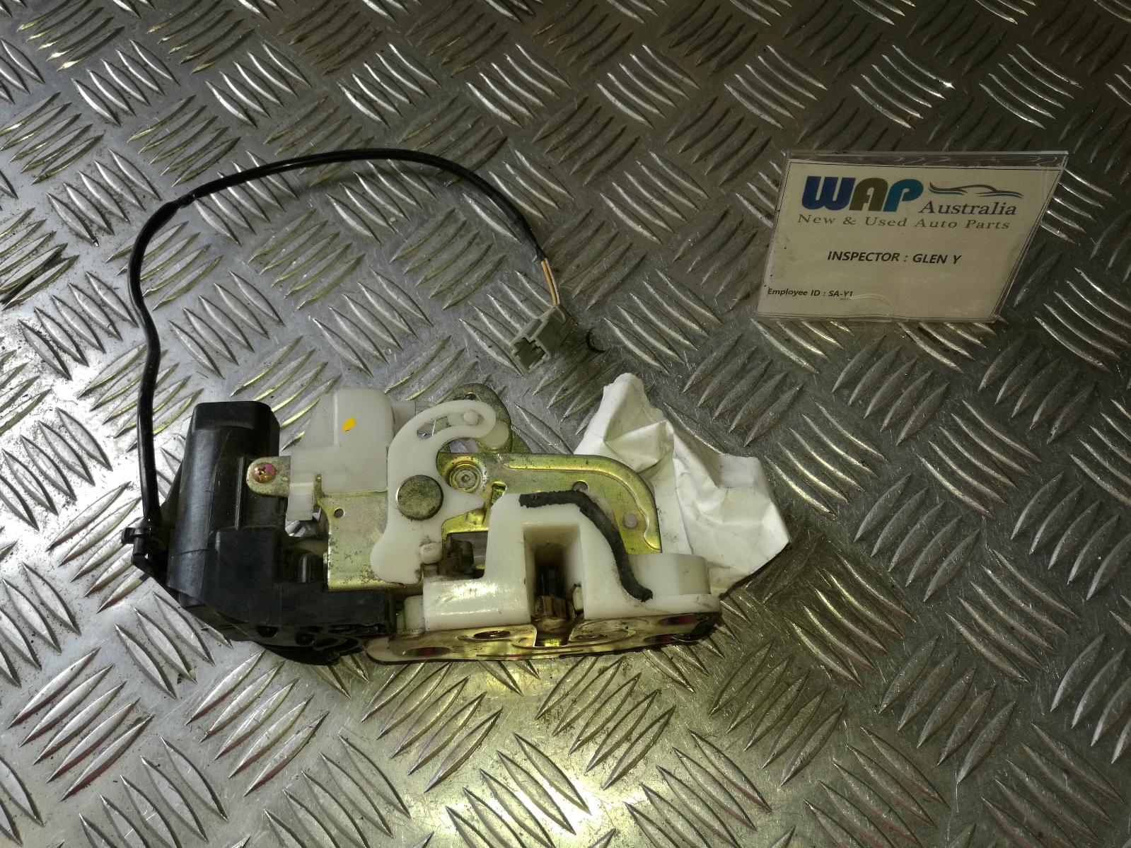 View Auto part Door/Boot/Gate Lock Honda Crv 1998