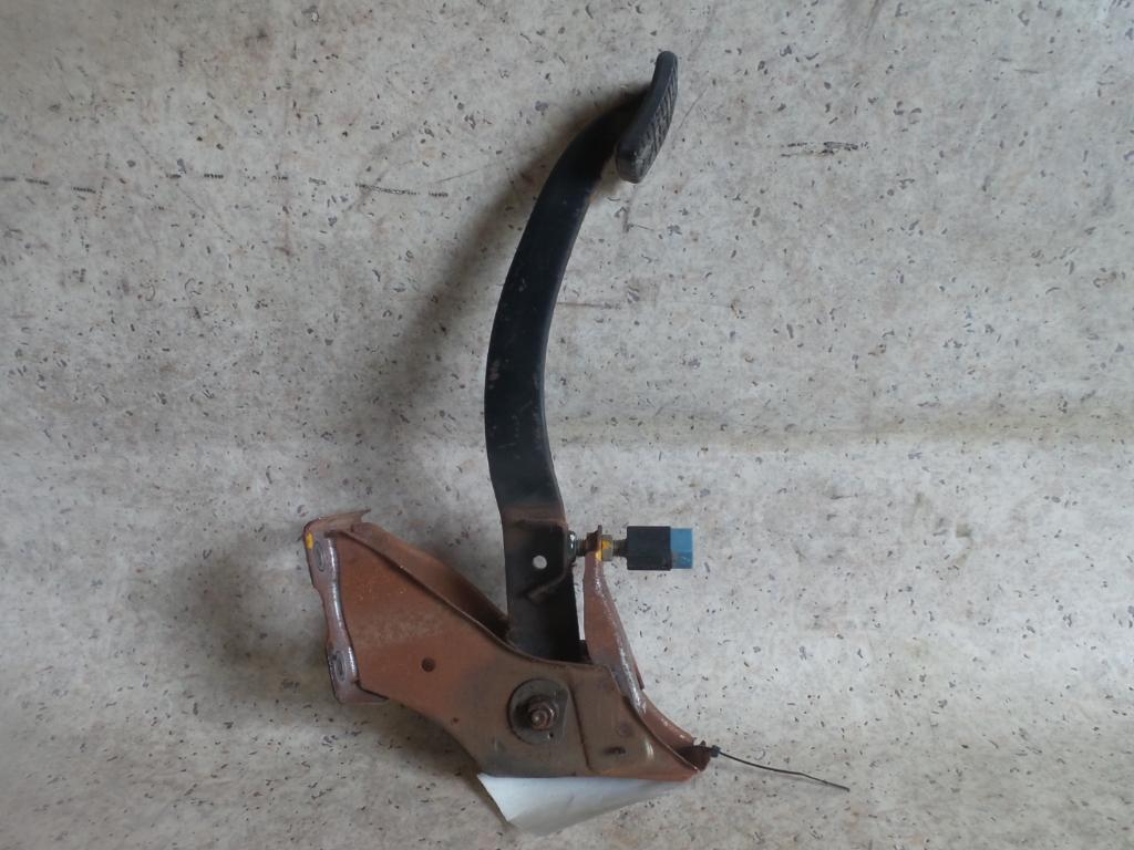 View Auto part Pedal Assembly Nissan Skyline 1992