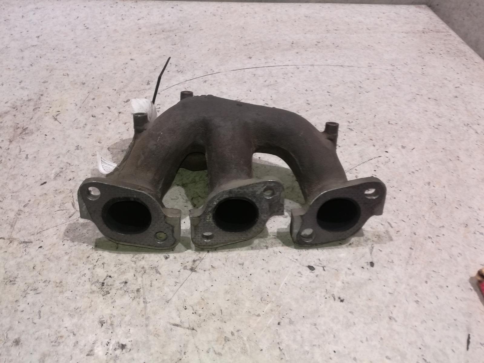 1992 Nissan Skyline Manifold View Auto part Manifold Nissan Skyline 1992